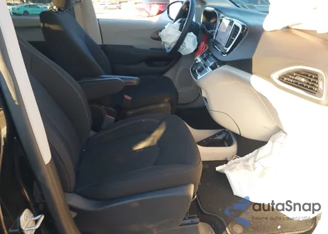 2024 Chrysler Voyager Lx z USA, uszkodzony, nr VIN 2C4RC1CGXRR152626